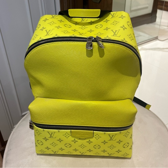 MEN LOUIS VUITTON BACKPACK - Picture 2 of 5